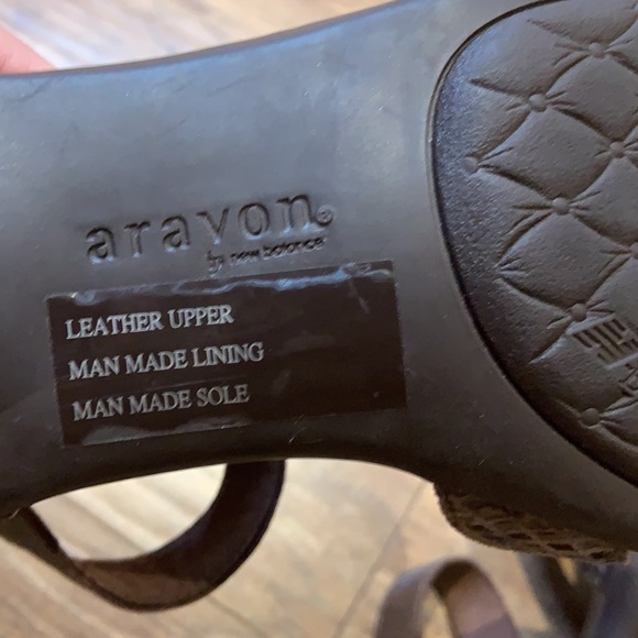 Aravon womens Medici Sandal Heeled Sandal - Picture 9 of 14